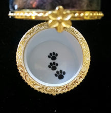 Load image into Gallery viewer, Hand Painted Porcelain Round Trinket Boxes