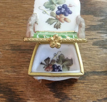 Load image into Gallery viewer, Miniature Chair Trinket Box